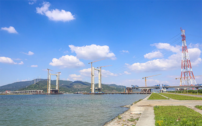 “牽手”群島！徐工塔機助力世界級跨海連島工程刷新“進度條”