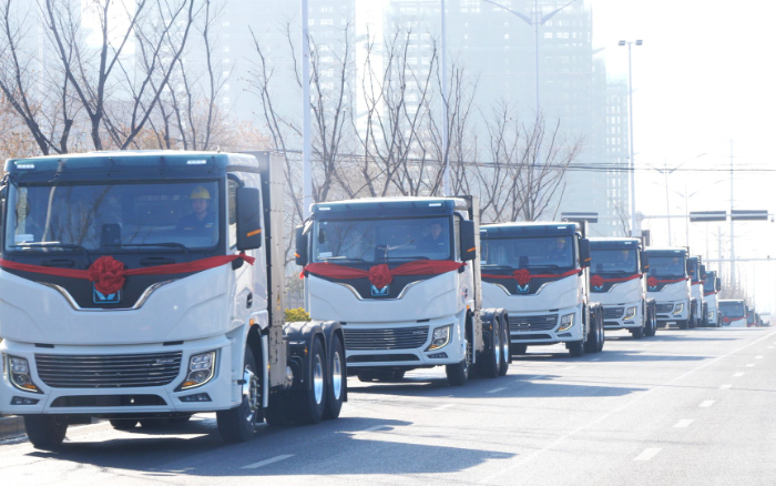 百臺齊發(fā)，千臺簽約！徐工新能源牽引車奔赴浙江