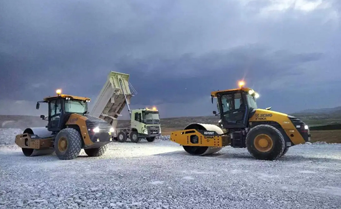 筑夢歐洲-土耳其：壓路機巖石填方壓實作業(yè)