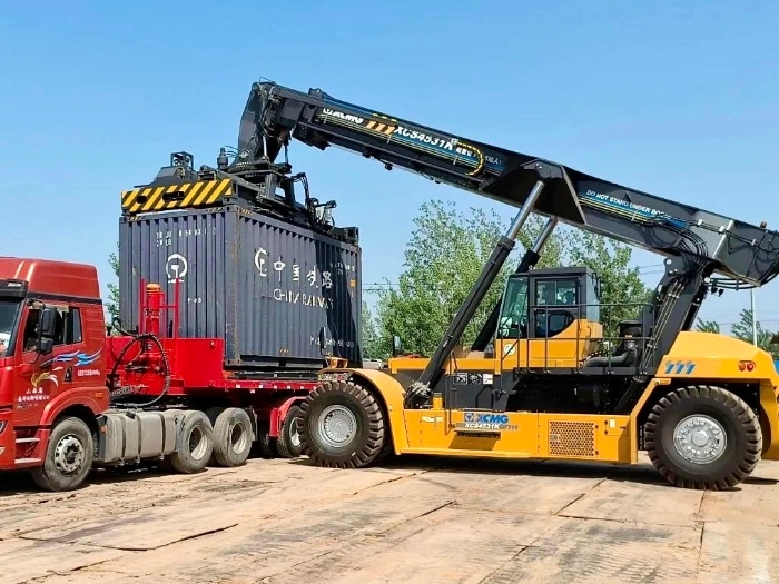 高效正面吊——散裝物料裝卸、輸送解決方案專家！