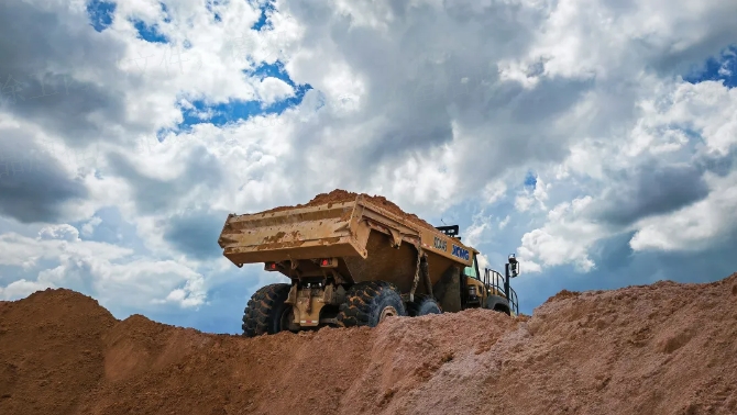 大展身手，徐工“礦山越野王”征戰東南亞