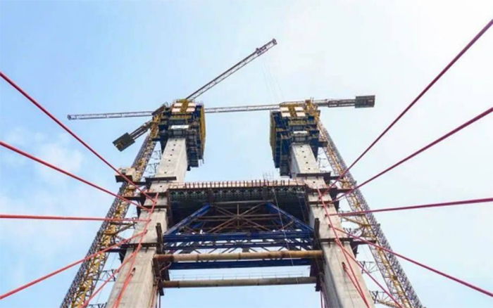 離通車又近一步！南孟溪特大橋主塔全面封頂