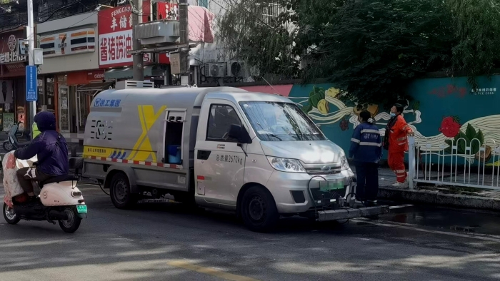 徐州這條網(wǎng)紅巷的“臉面”，竟被這臺車承包了？！