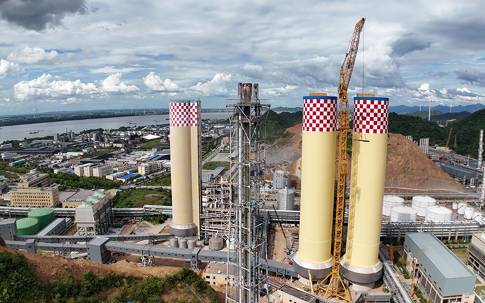 刷新紀(jì)錄！徐工 XGL3300-220S動臂塔機化工吊裝顯神威